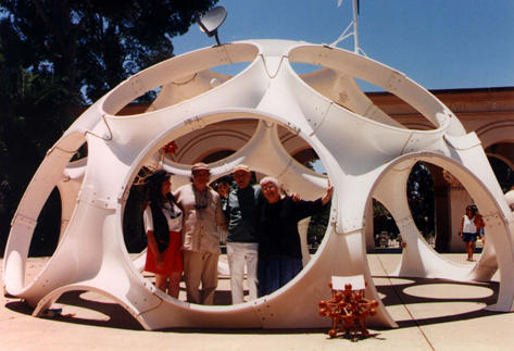 Fly's 
                                Eye Dome builders, left to right: Mareva Russo, 
                                Brad Twooney with Robert Snyder and Allegra Fuller 
                                Snyder
