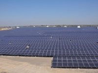 http://www.pv-tech.org/images/made/assets/default/Gujaratindia_200_150_s_c1.jpg - Gujarat India solar power plant