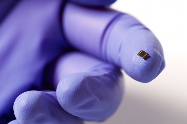 World record solar cell with 44.7% efficiency, made up of four solar subcells based on III-V compound semiconductors for use in concentrator photovoltaics. ©Fraunhofer ISE